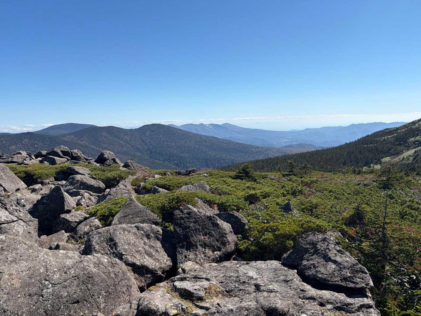 下山途中の梵天岩から、ここからの展望が一番良かったです。