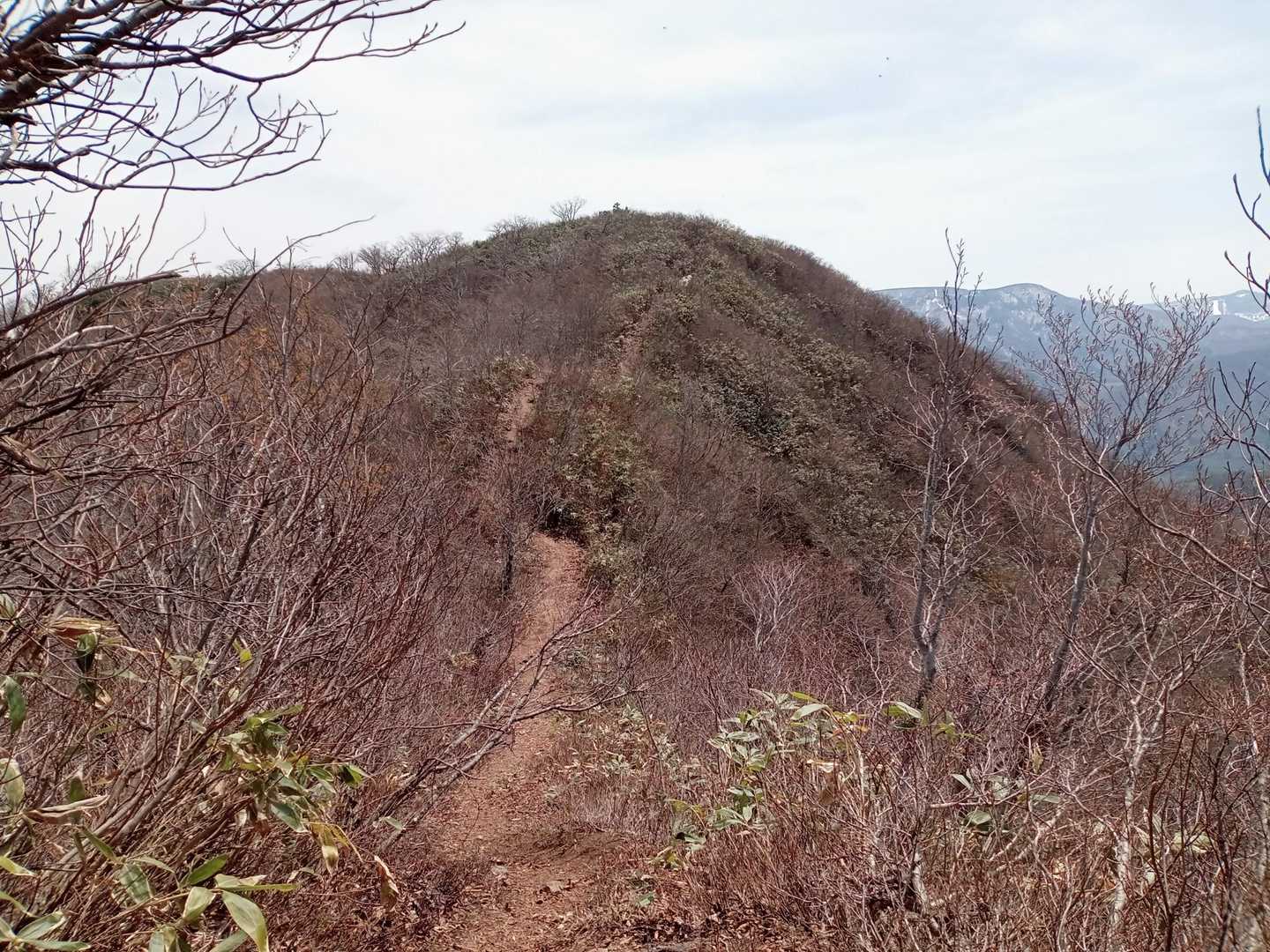 西峰から高社山🗻
もうすぐだ！😃