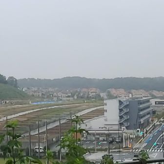 いま歩いてきた道を📸✨

分譲されそうな土地。