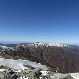 烏帽子岳の稜線が気になります
2日目に行く予定でしたが天気が心配なので止めました