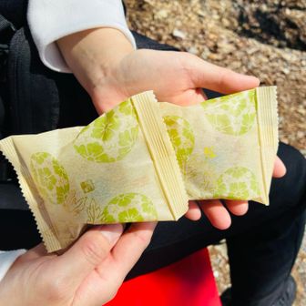 クラブハリエのお菓子②
ヨモギのお饅頭が旨し✨←ｶﾉｼﾞｮｶﾞｼﾞｭﾝﾋﾞｼﾃｸﾚﾀﾉﾃﾞﾓﾁﾛﾝｺｼｱﾝﾀﾞｹﾄﾞﾈ笑