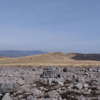 2グループに分かれて山頂をササっと踏みに行く⛰️