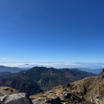 奥白根から群馬側を取りました。後で移っている山をチャッピーに聞いてみよう。