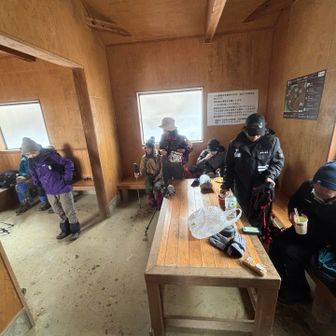 満杯です
で、朝食で　まだまだ腹一杯やったので　お茶🍵だけして