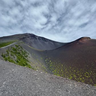 宝永山も近い気がするけど、標高差300mある。もう今日はここまで。この風景を見ることができて満足。