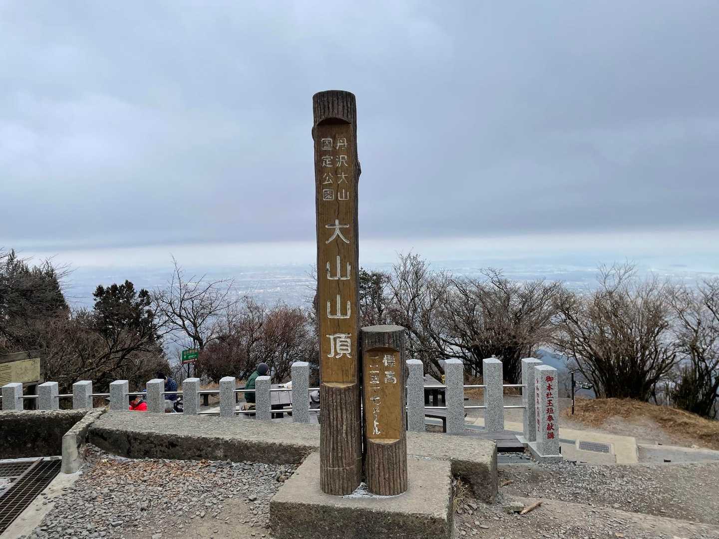 それなりに人がいる！こんな天気なのに？こんな寒いのに？？