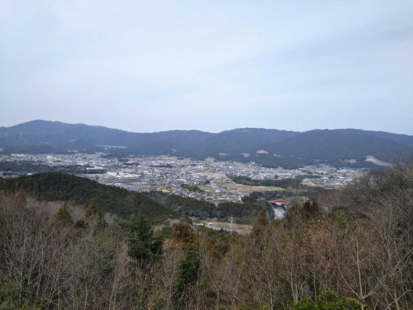 展望ポイントから新城の街が見えました✨
