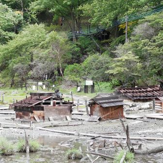 ☢️硫黄臭漂う
湯元温泉源泉へ♨

湯元って名前だけあるなぁ(*'▽'*)