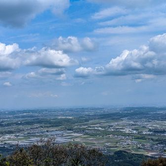 登頂〜💕
平野の向こうに伊勢湾方面も✨️✨️✨️✨️