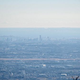 山頂からは、横浜もハッキリ見えてました。