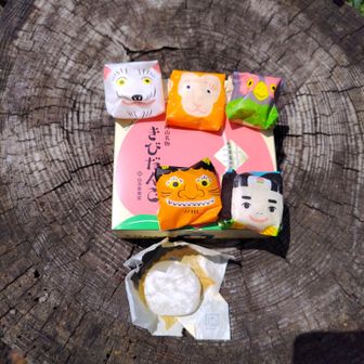 今日のおやつはいつもの友人からの姫路土産の「岡山きびだんご」。
桃太郎、鬼、犬猿雉子の包装の、一口サイズで食べやすいお団子で、暑さの中でもツルンと食えて、腹持ちもよく、行動食にはピッタリでした。
いつもありがとう！