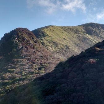 星生山は見る角度でだいぶ表情が変わります