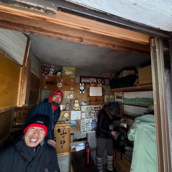 たつさんやふじさんはラビットハウスでお茶休憩ですが、ワタクシは大晦日まで仕事だったヨメが待つ大阪へこのまま帰るのでここでお別れしました👋😊（旦那がプータローなのにヨメは大晦日まで仕事なんです〜😆）