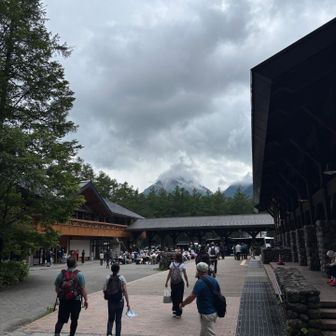 上高地バスターミナルに到着