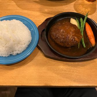 ハンバーグ！
ヤングな5.12クライマーさんとご一緒し、色々お話を聞きました
やはり強いクライマーさんは、生活全振り徹底的に打ち込んで努力されてました
脱帽です