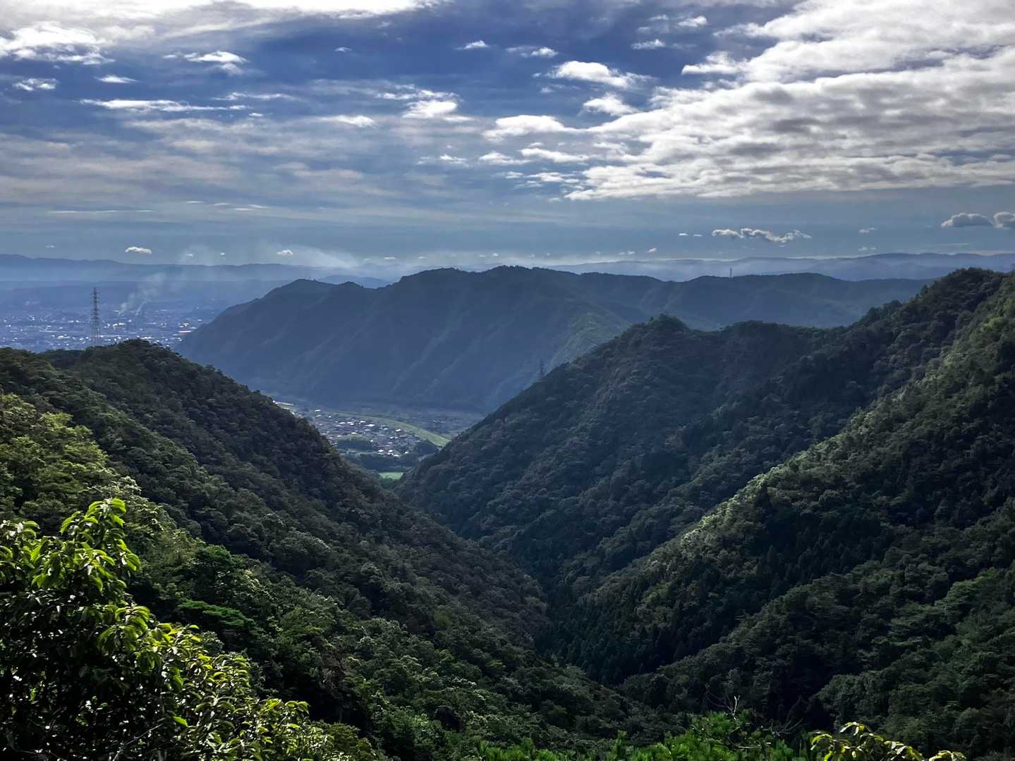 勝山へ向かいます。
城山遠い〜　城山の登り苦手なんだわ💦