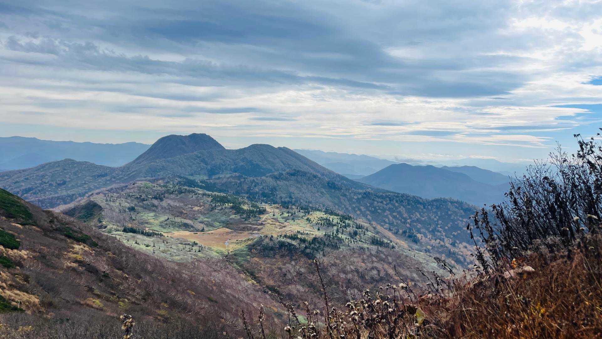 あれが妙高山かぁ〜
あそこも急登そうだなぁ〜
来年チャレンジかなぁ😁