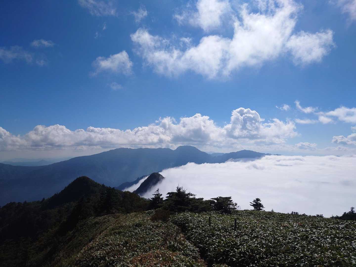瓶ヶ森登山口発着｜四国最高峰を眺望する瓶ヶ森 周回コースの写真
