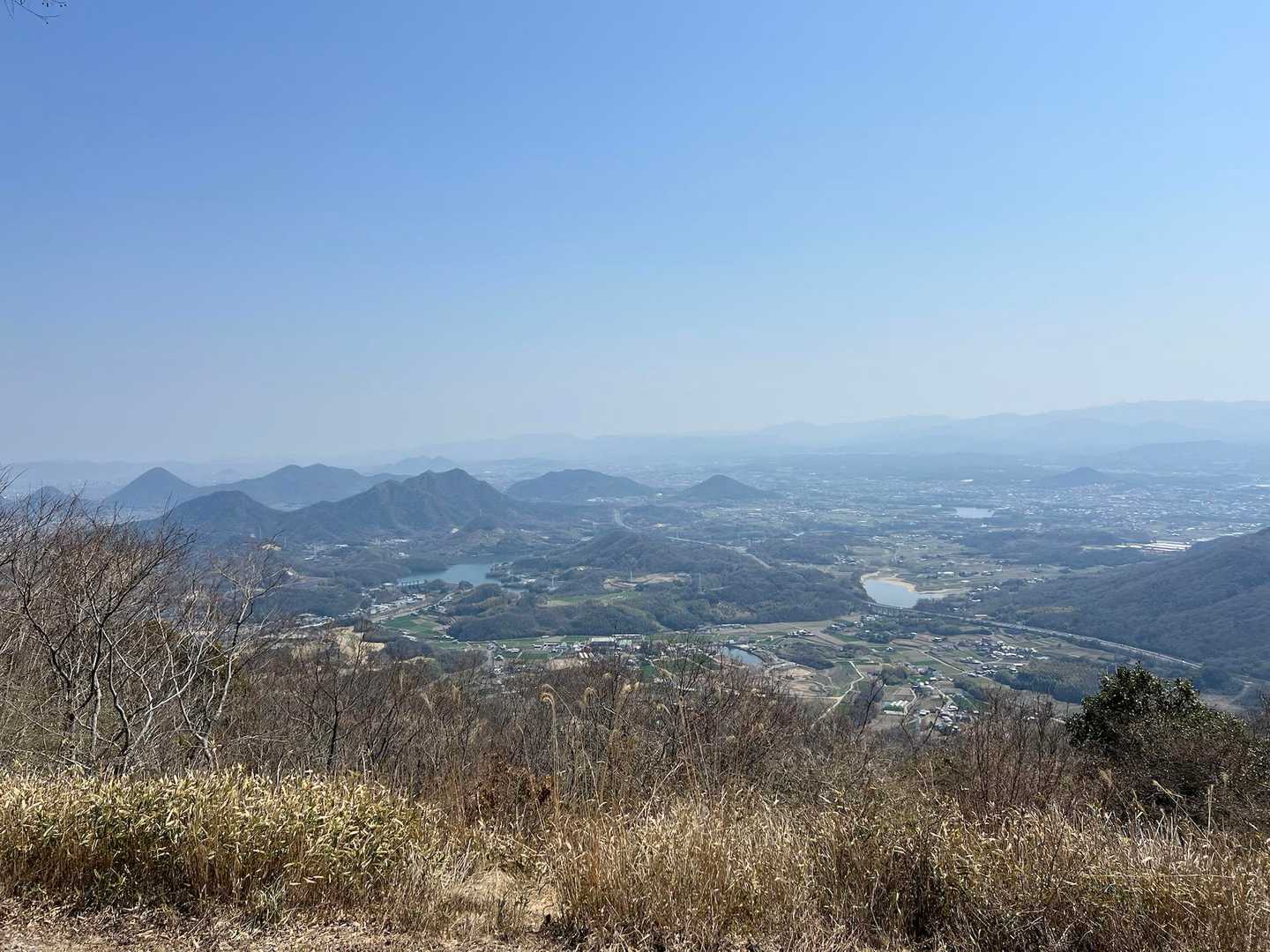 城山、とーちゃく🙂
何やら歴史がある場所のようです
https://www.city.sakaide.lg.jp/soshiki/sangyoukankou/kiyama2017.html