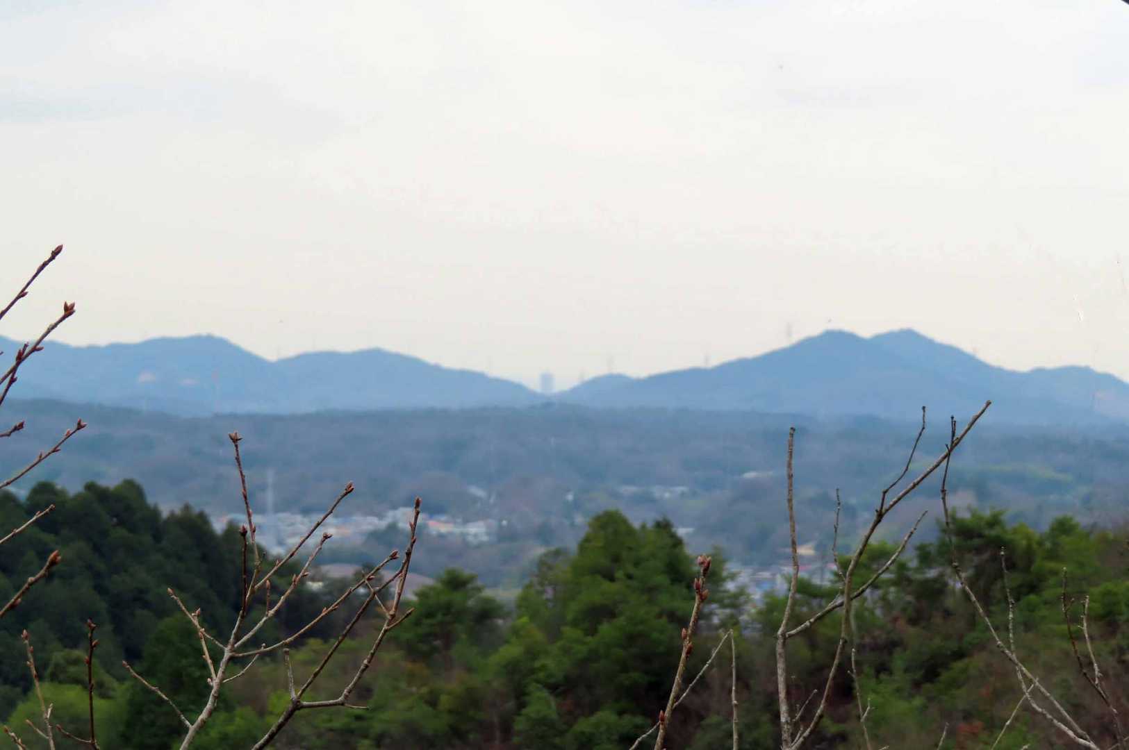 尾張白山260ｍ
本宮山293ｍ
尾張富士275ｍ
南側はなかなか見えない鳩吹山です