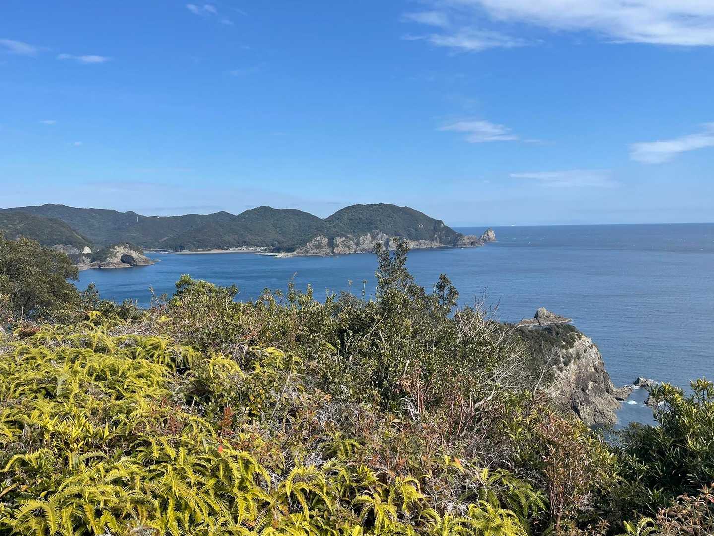 🚩指ノ鼻休憩所
鉄塔が並ぶ明神山
一番奥は蒲生田山かな？