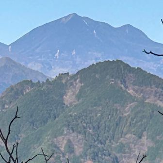日光三剣「千鳥返し」の「大真名子山」2,376mと➡️「小真名子山2,323mの眺望‼️