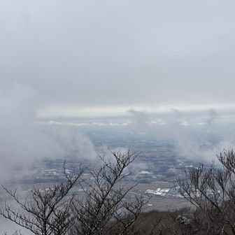 男体山山頂脇からの眺望１。