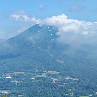 羊蹄山、顔出してくれ〜