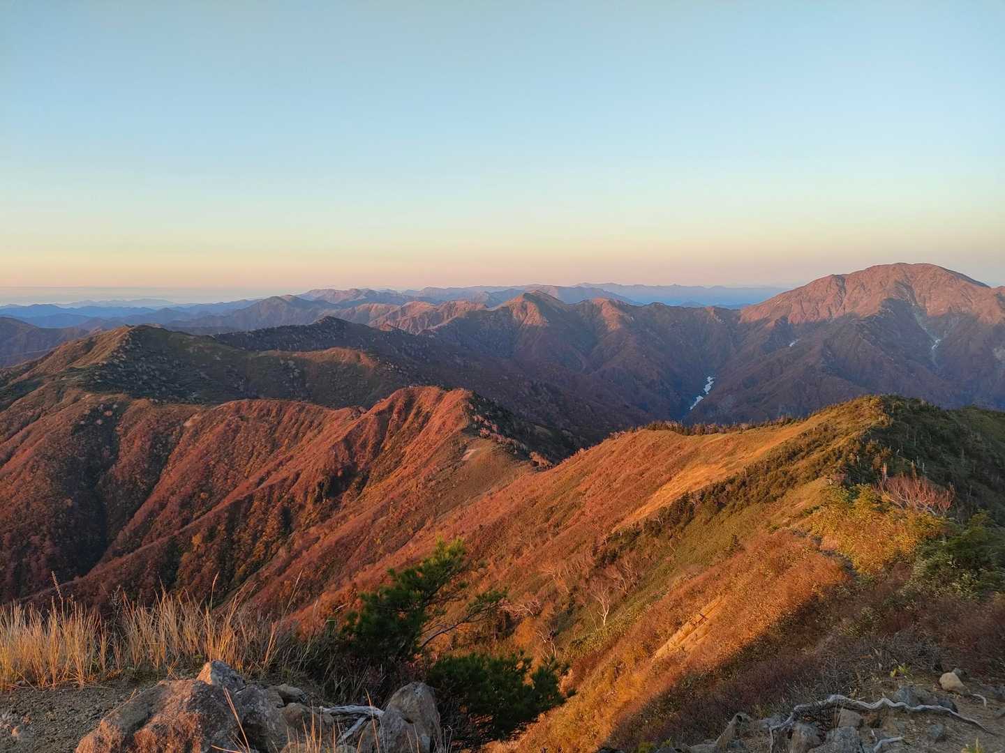 これから歩く稜線🤤
素晴らしい✨