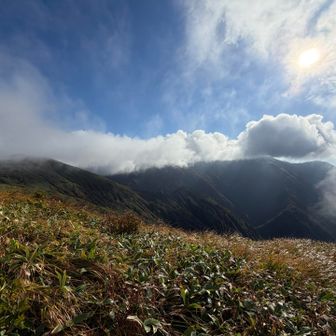 やっぱり山に来てよかったなぁ。
登山好きは、天気のいい日は、山に登ってなんぼや！✊