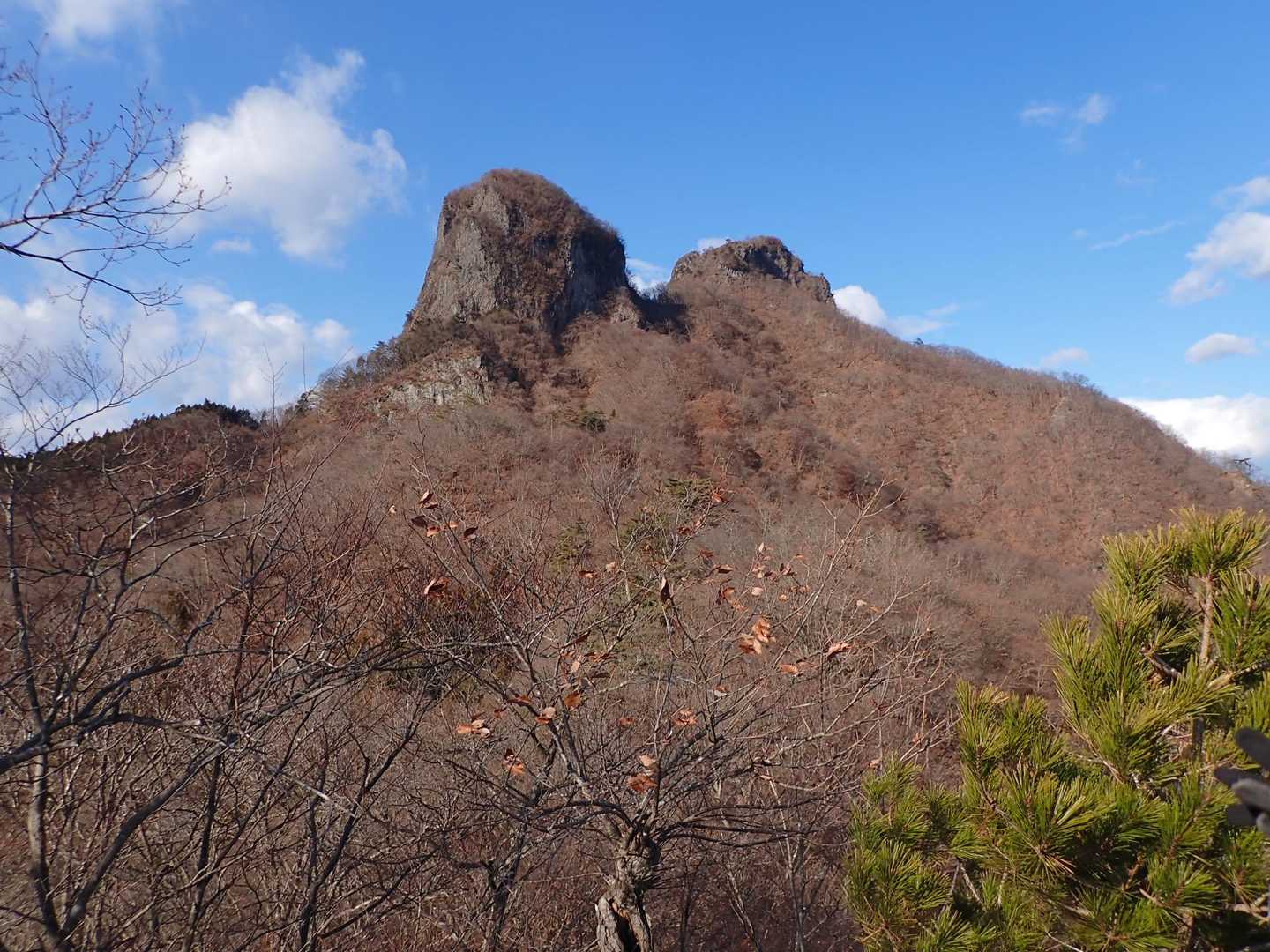 大久保集会所前-四ツ又山・鹿岳登山口-天狗峠-四ッ又山-マ 縦走コースの写真
