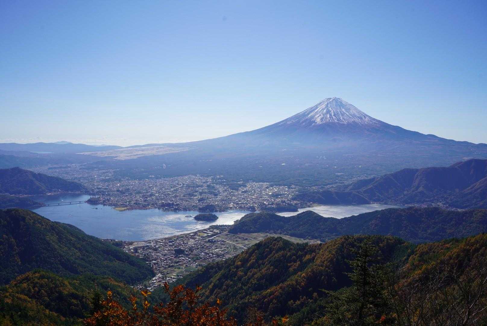 新道峠-破風山-すずらん峠-御坂黒岳-中沢山 縦走コースの写真