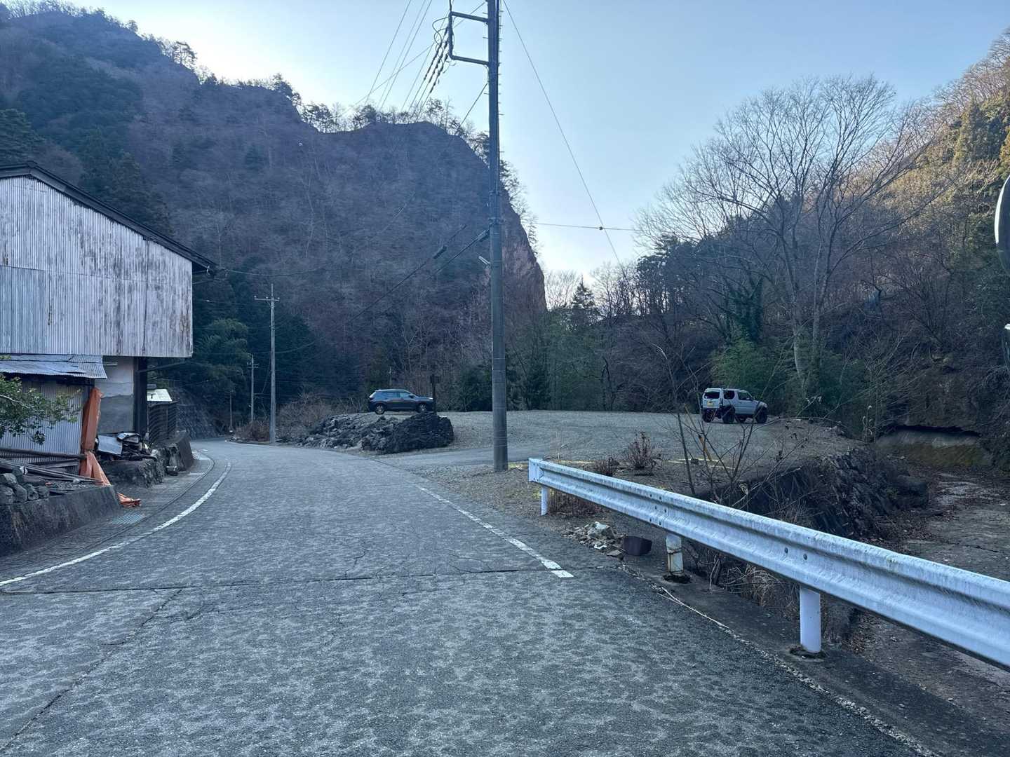 駐車場🅿️ 先行の方の車が一台停まっていました
静かな山行になりそうです😊