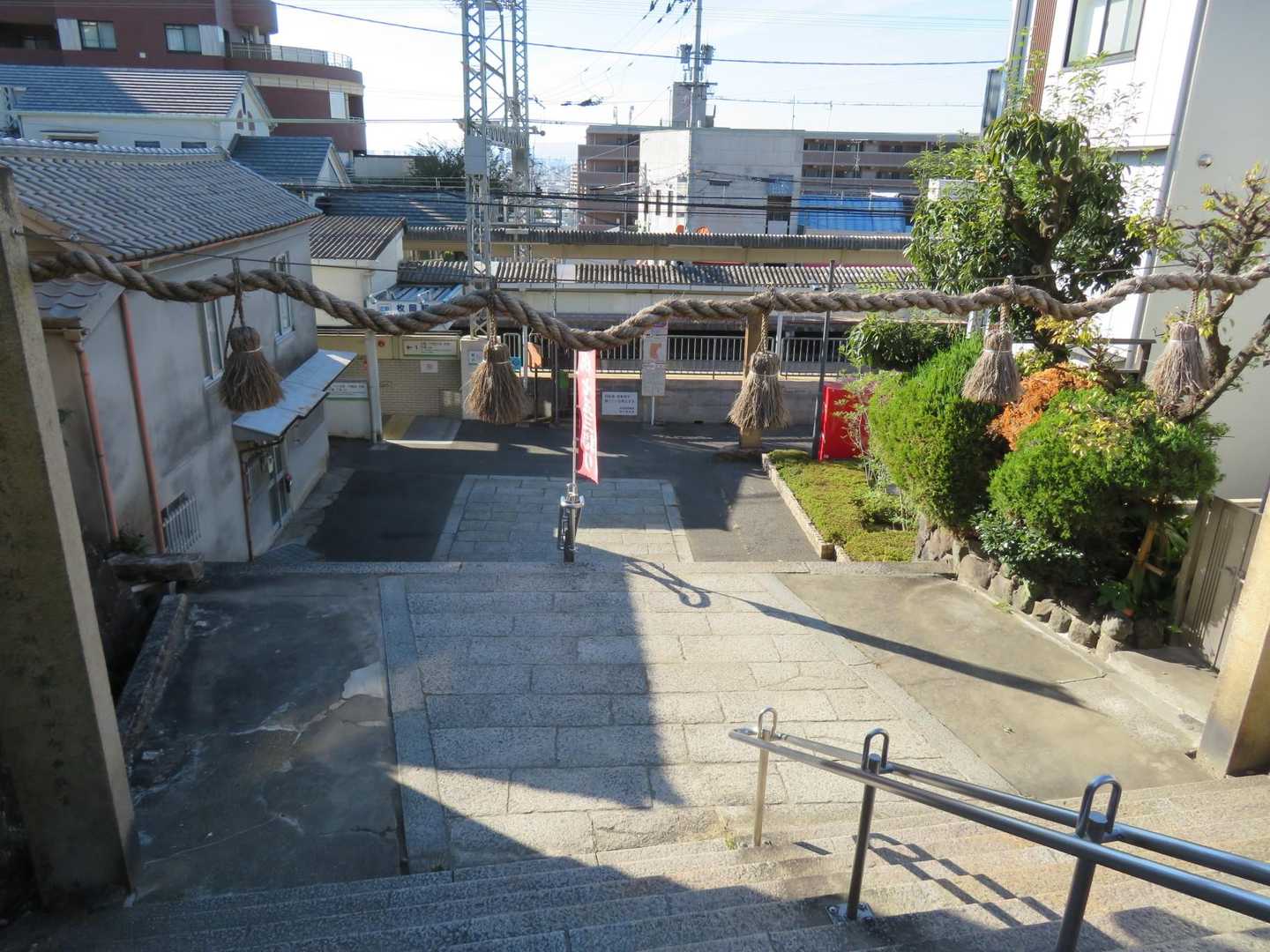 祭りがあるからでしょうねしめ縄が張られていました。