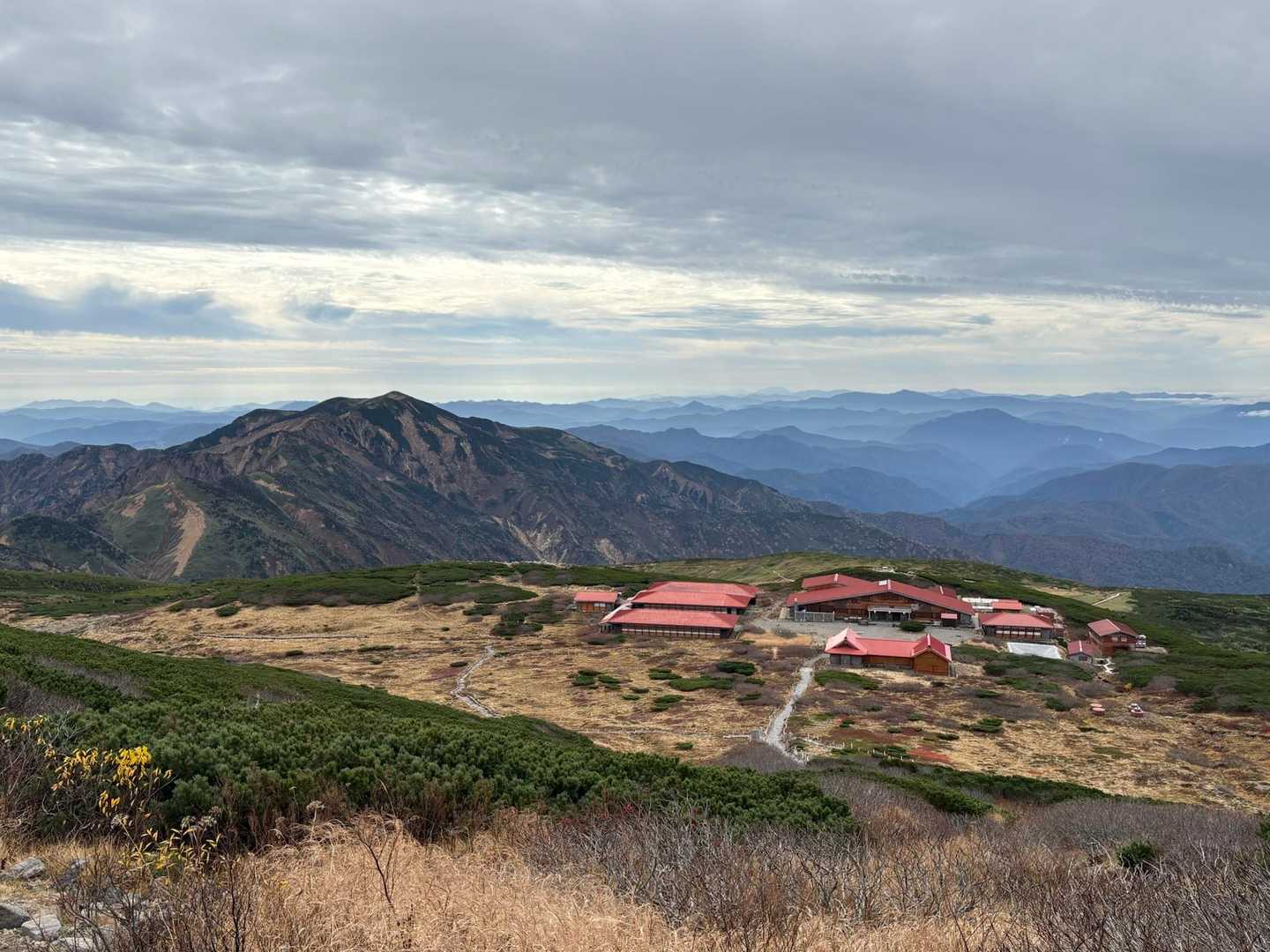 山頂へ向かう