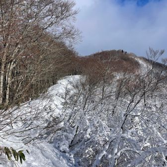 斑尾山に戻ります