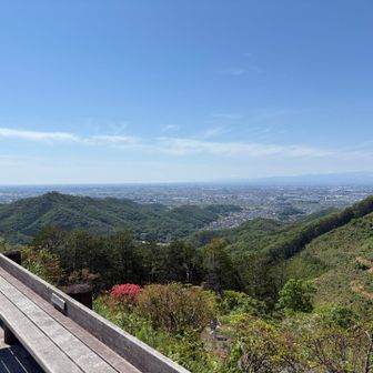 天空テラスも良い景色。
今日は登山日和ですな。
思ったよりも涼しくて低山歩きもすいすい行けました。