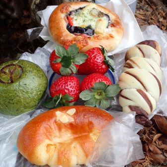 ペニーレインのパンと千本松牧場のいちごでランチ