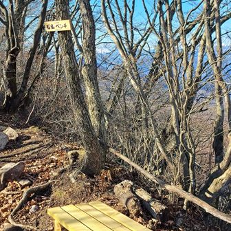 ここは石仏ベンチ。