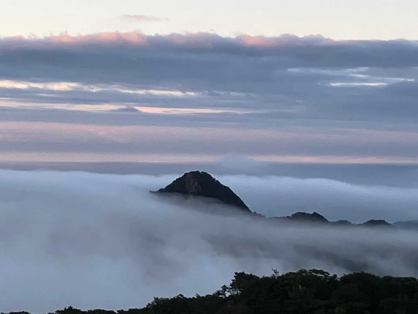 鎌は雲海の中に