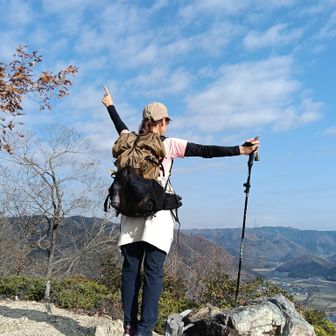 開けてるーー！青空と私とザック😆