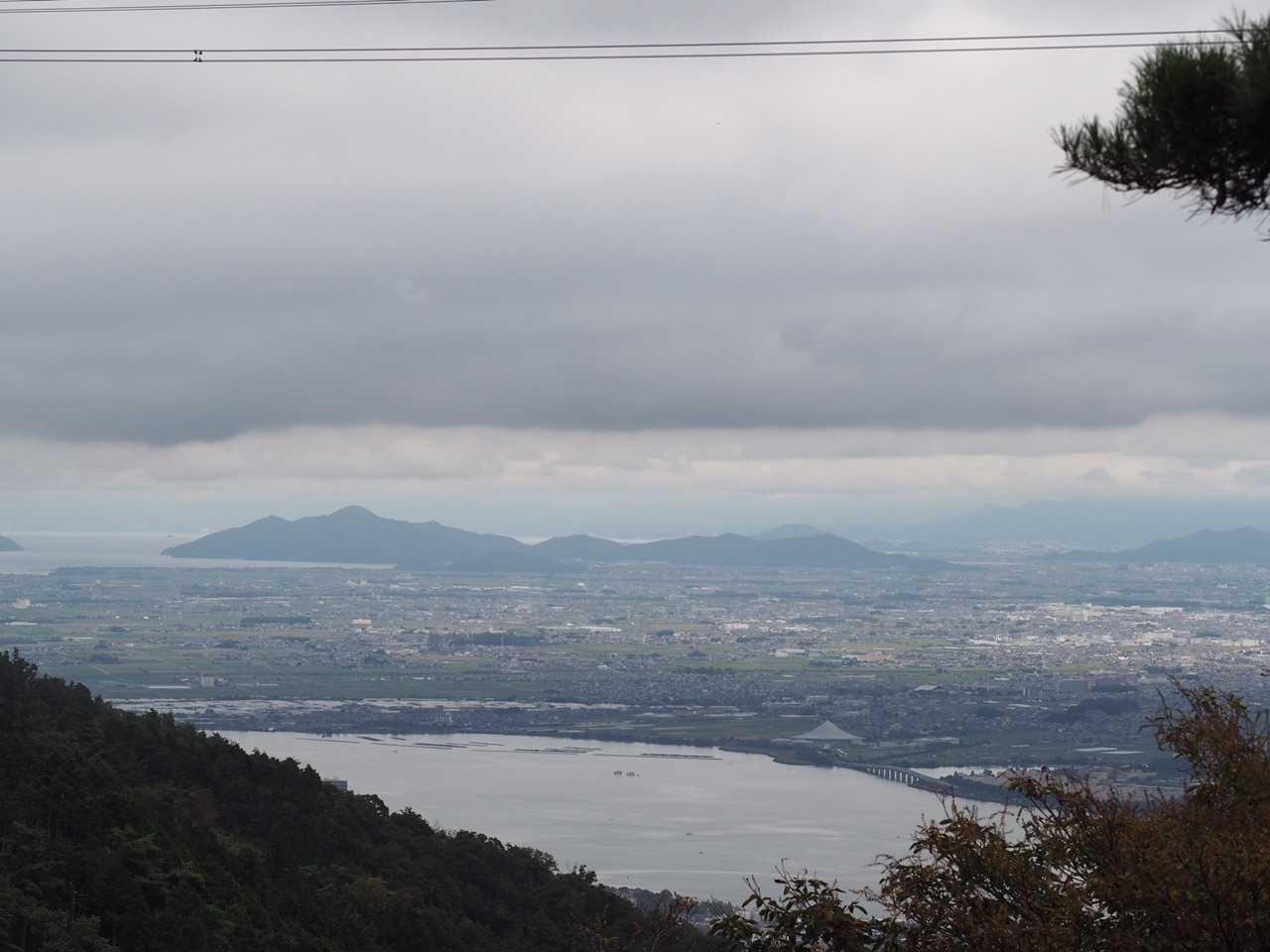 鈴鹿展望台から。すこーし空が明るくなってきたかな😊