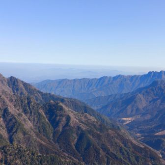吉作落しの傾山の稜線✨️