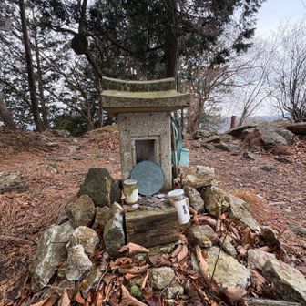 はい「月山」到着！

特段眺望がある訳でもない。