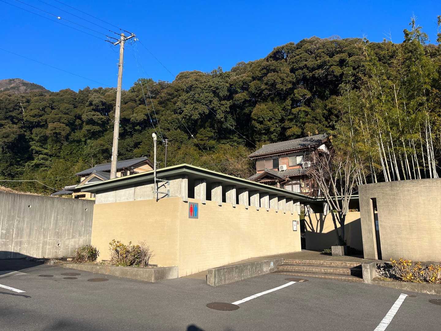 養老の滝入り口駐車場🅿️の奥にあるトイレ