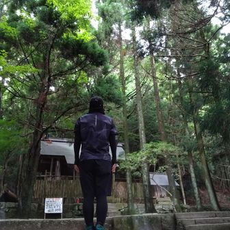 お参り！
山頂で結果見ます！
息子はお笑い系のDVD録画で面白かったものは「観せてあげるね！」と有難う😀