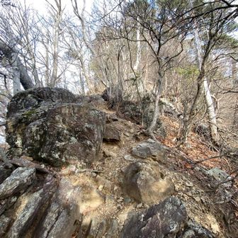 奥の院までの岩場