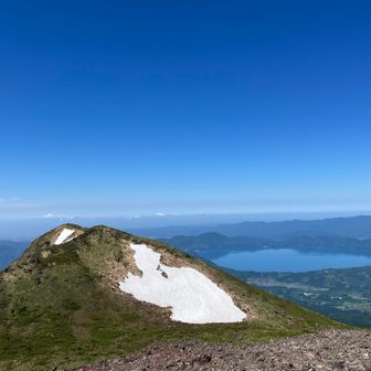 雄岳・田沢湖・遥かに鳥海山