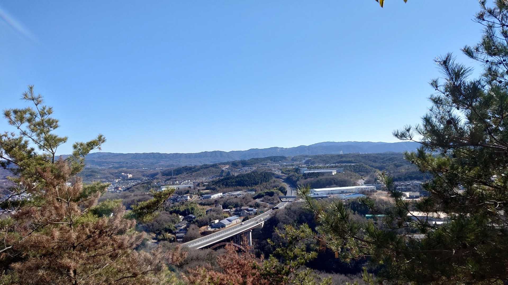 東海環状道と三国山