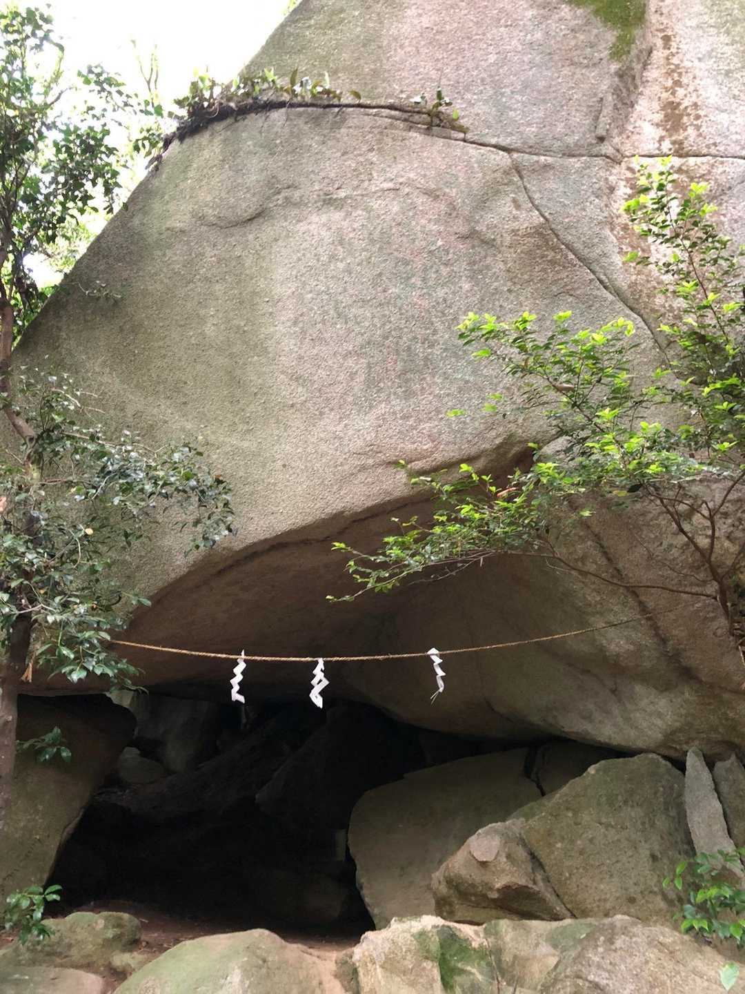 巨石郡登山道入口-金敷城山 往復コースの写真
